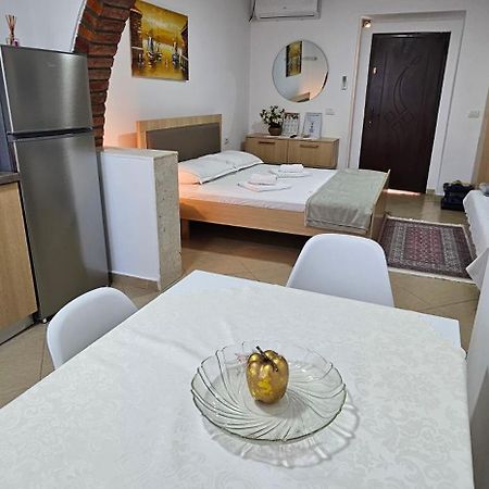 Aliaj Guest House بيرات المظهر الخارجي الصورة